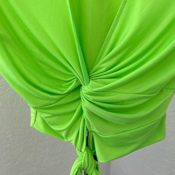 Green top - Picture 2 of 2